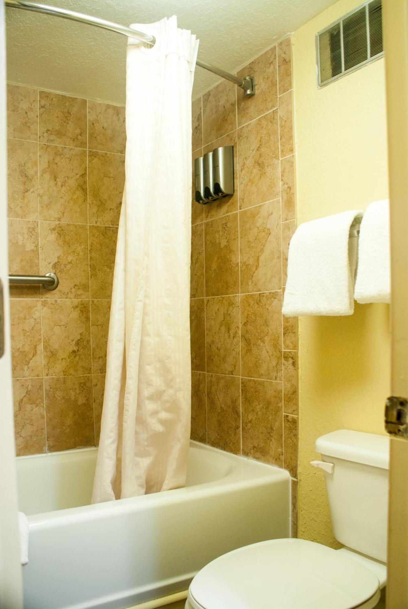 Polynesian Inn Saint Cloud Room photo